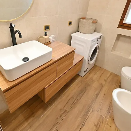 Ca' Piraghetto 3 Bedroom Apartamento *